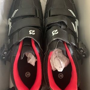 Peloton bike shoes size 39!